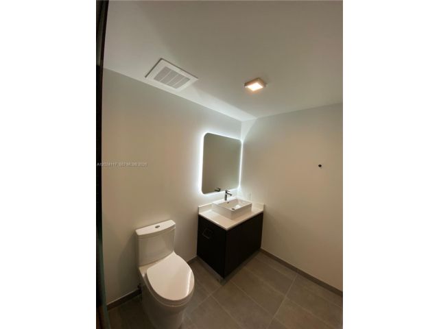[PHOTO]