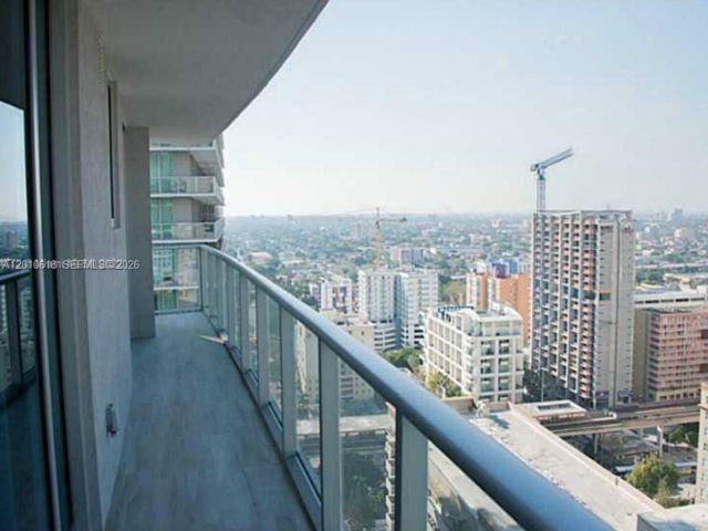 [PHOTO]
