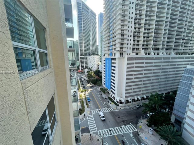 [PHOTO]