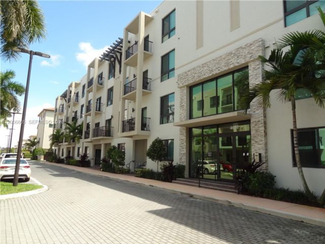  3 BR,  2.00 BTH &nbsp; style home in Medley