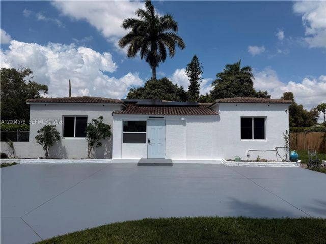  3 BR,  2.00 BTH &nbsp;European style home in Biscayne Park