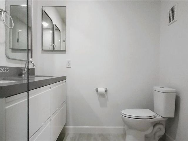 [PHOTO]