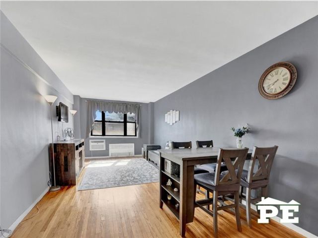  1 BR,  1.00 BTH &nbsp;Co-op style home in Sheepshead Bay