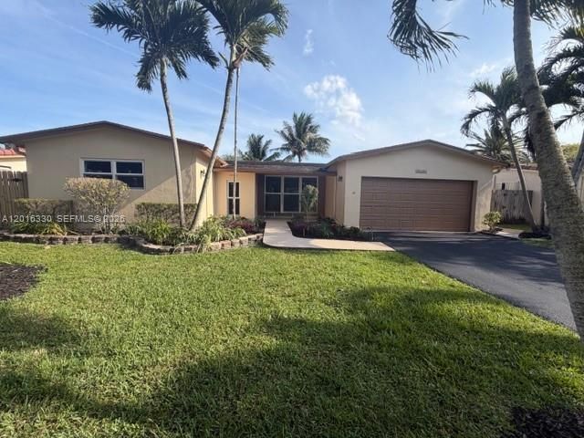  4 BR,  3.00 BTH &nbsp; style home in Plantation