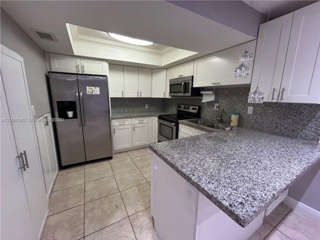  3 BR,  2.50 BTH &nbsp; style home in Davie