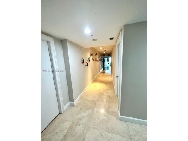[PHOTO]
