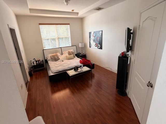 [PHOTO]