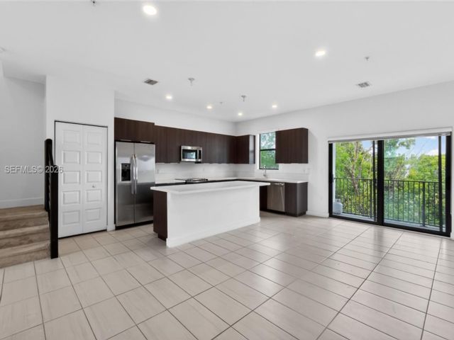  3 BR,  3.00 BTH &nbsp; style home in Medley