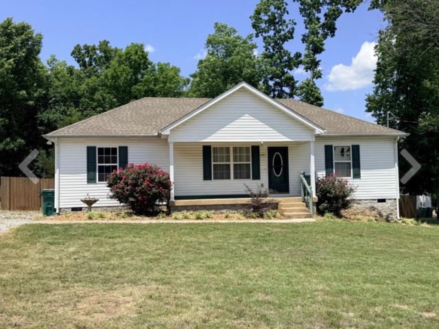 3 BR,  2.00 BTH &nbsp;Ranch style home in Lewisburg