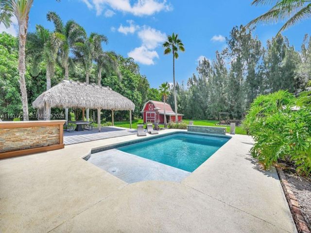  4 BR,  3.00 BTH &nbsp;European style home in Southwest Ranches
