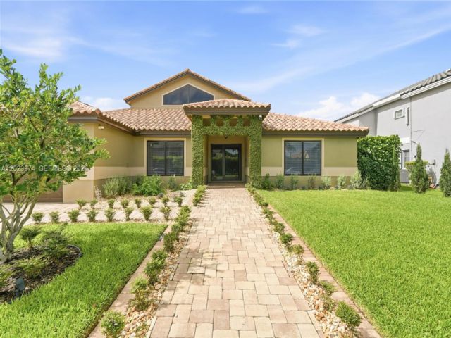  4 BR,  2.50 BTH &nbsp; style home in Pembroke Pines
