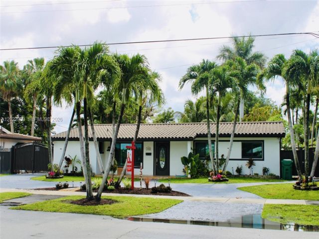  4 BR,  2.00 BTH &nbsp;European style home in Miami