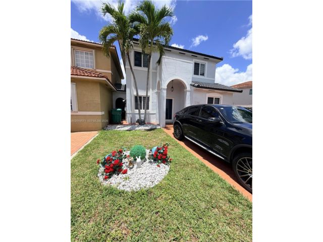  4 BR,  3.00 BTH &nbsp;European style home in Miami