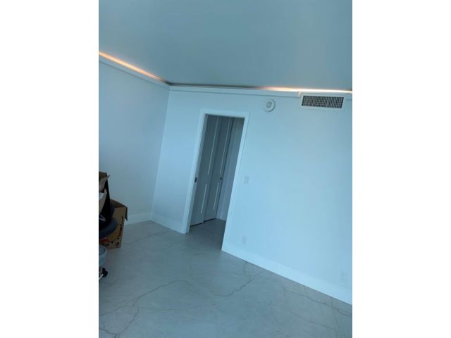 [PHOTO]