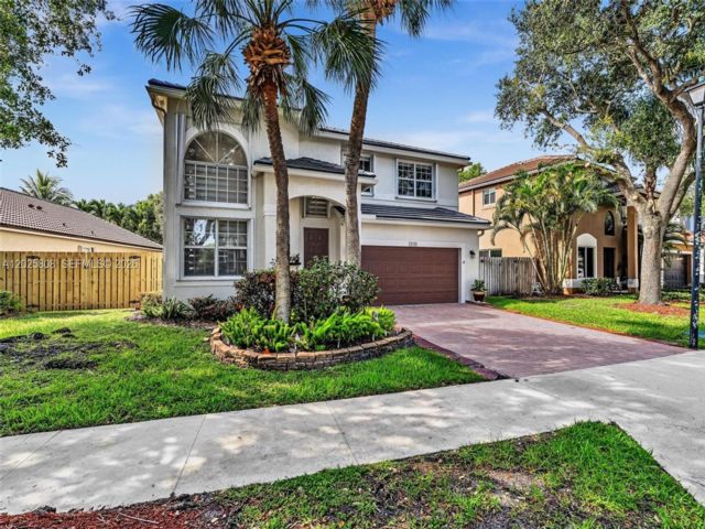  4 BR,  3.00 BTH &nbsp; style home in Weston
