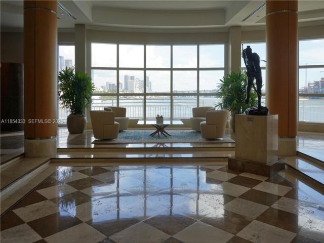 [PHOTO]