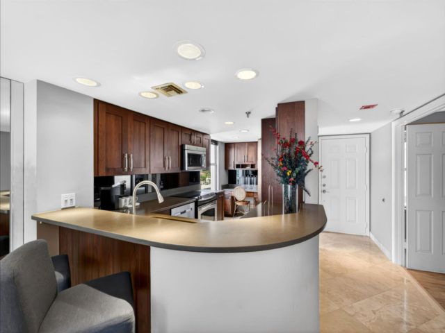  2 BR,  2.00 BTH &nbsp;Condo style home in West Palm Beach