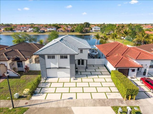  4 BR,  3.00 BTH &nbsp; style home in Miami