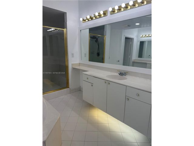 [PHOTO]
