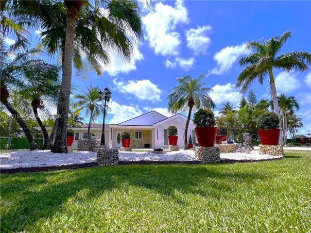  6 BR,  3.00 BTH &nbsp; style home in Miami