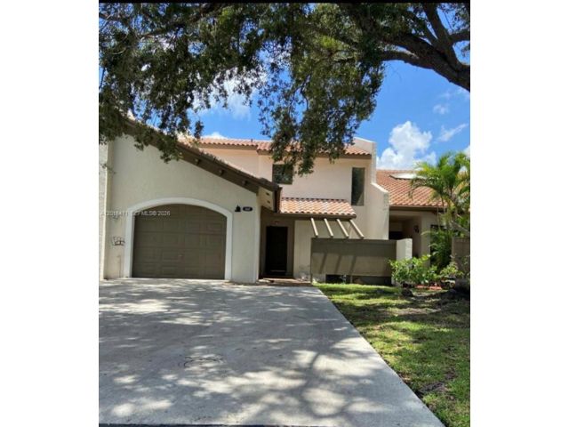  3 BR,  2.50 BTH &nbsp;Townhouse style home in Miami