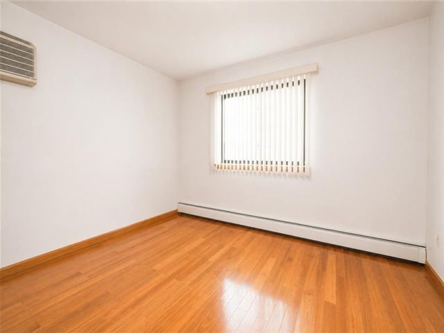 [PHOTO]