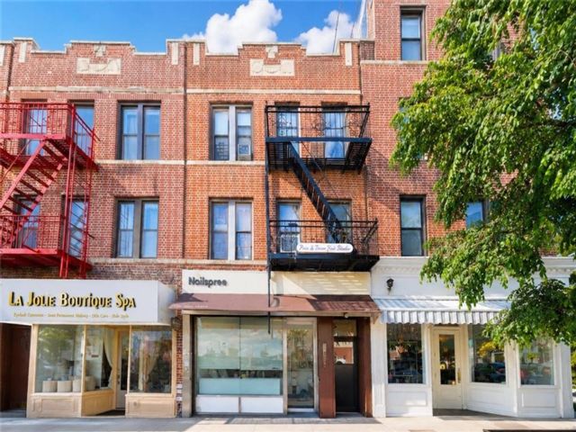 Studio,  0.00 BTH &nbsp;Mixed use style home in Bay Ridge
