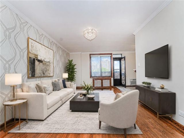  2 BR,  2.00 BTH &nbsp;Condominium style home in Bath Beach