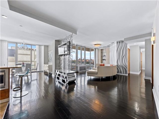  3 BR,  4.00 BTH &nbsp;Condominium style home in Sheepshead Bay