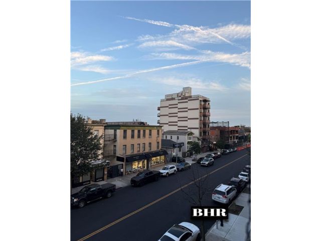 [PHOTO]