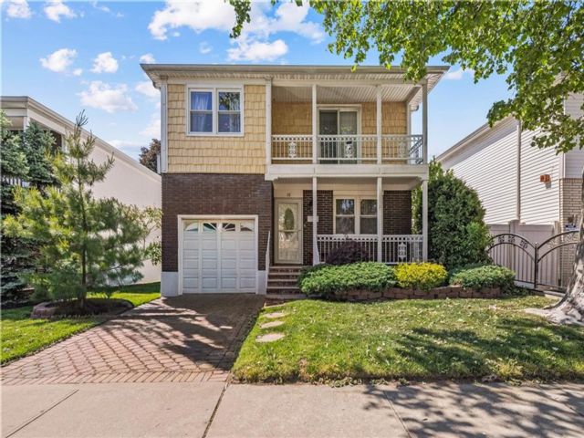  3 BR,  3.00 BTH &nbsp;Single family style home in Heartland Village