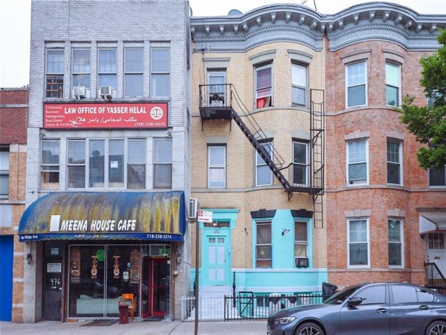  5 BR,  7.00 BTH &nbsp;Multi-family style home in Bay Ridge
