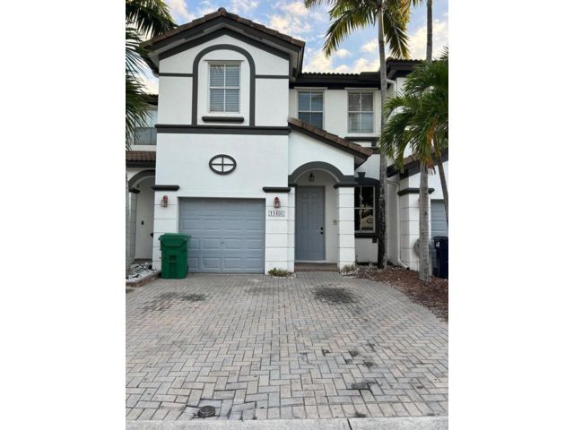  4 BR,  2.50 BTH &nbsp;Townhouse style home in Medley