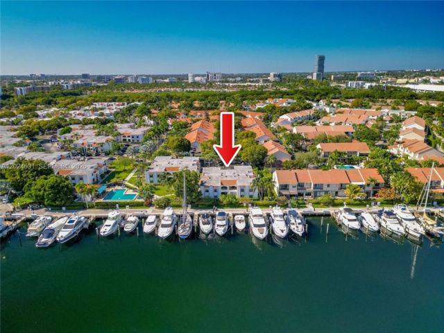  2 BR,  2.00 BTH &nbsp; style home in Aventura