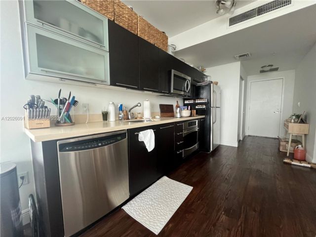  1 BR,  1.00 BTH &nbsp; style home in Miami