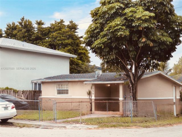  2 BR,  1.00 BTH &nbsp; style home in Miami