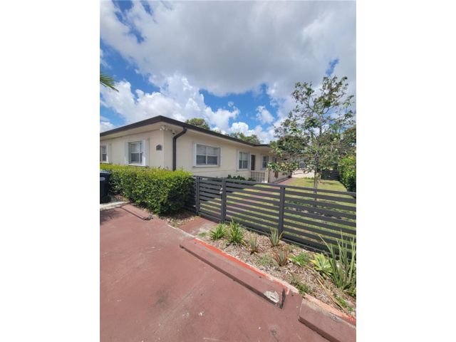  3 BR,  2.00 BTH &nbsp; style home in Miami