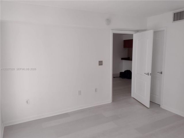 [PHOTO]