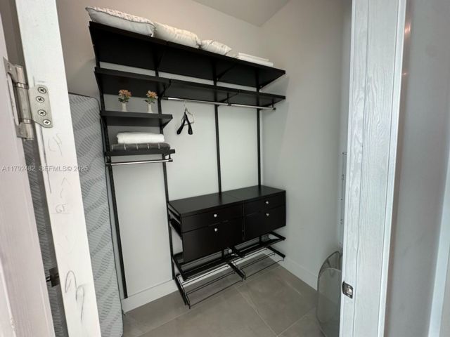 [PHOTO]