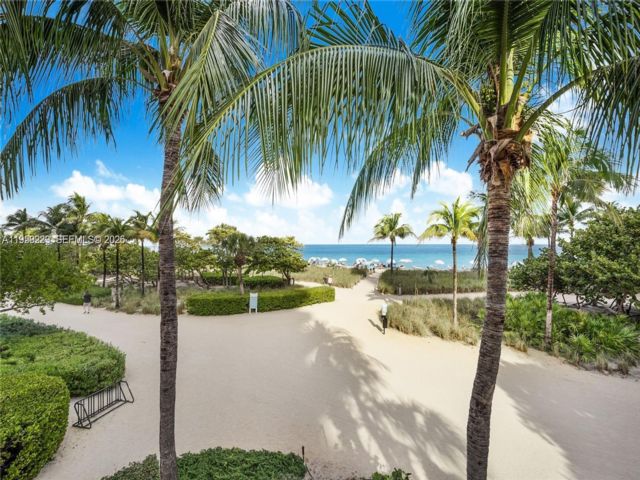  2 BR,  2.50 BTH &nbsp; style home in Bal Harbour