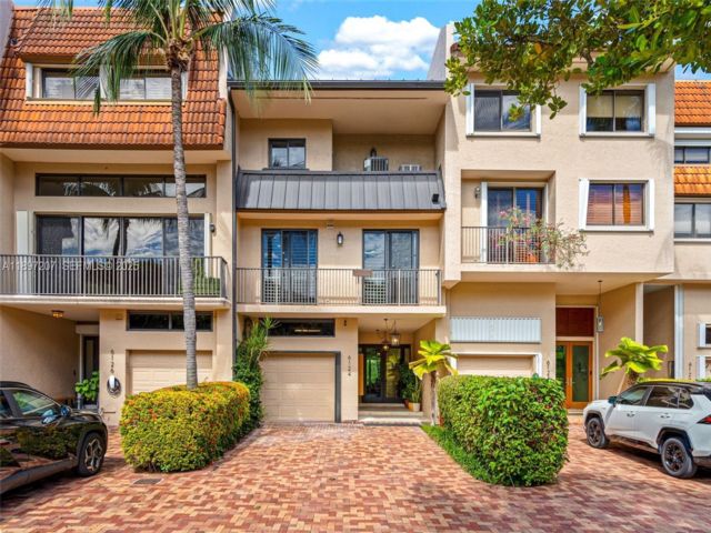  2 BR,  2.50 BTH &nbsp; style home in Palmetto Bay