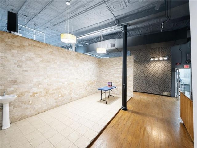 [PHOTO]