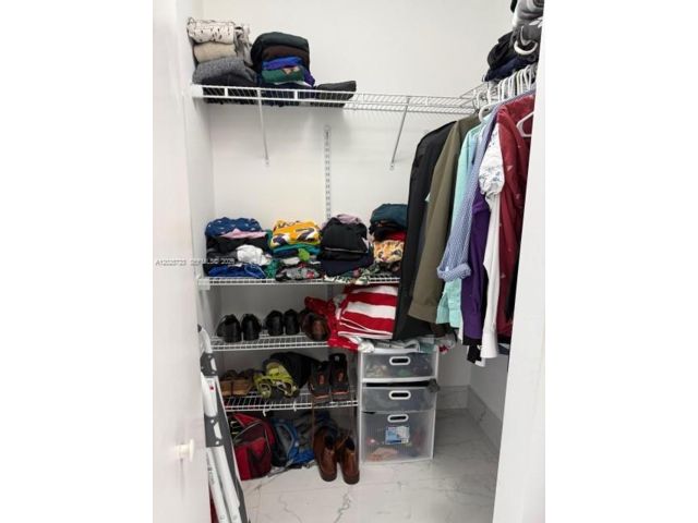[PHOTO]