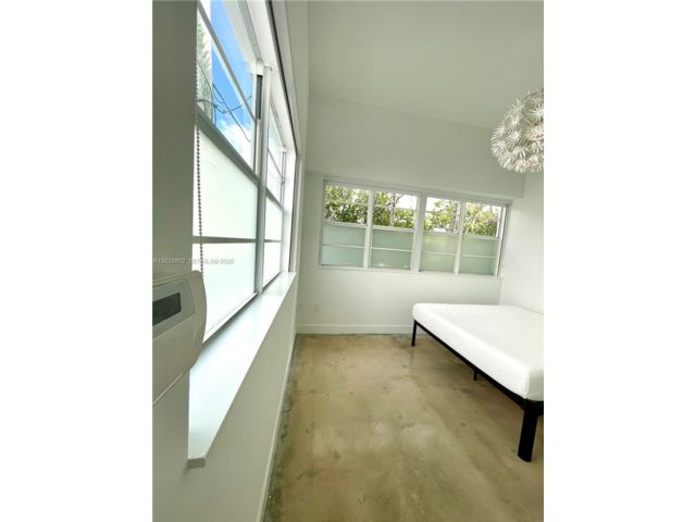 [PHOTO]