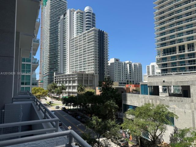  1 BR,  2.00 BTH &nbsp; style home in Miami