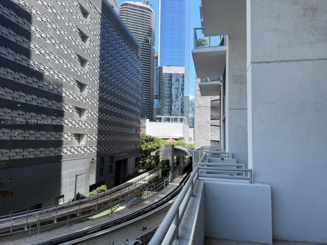 [PHOTO]