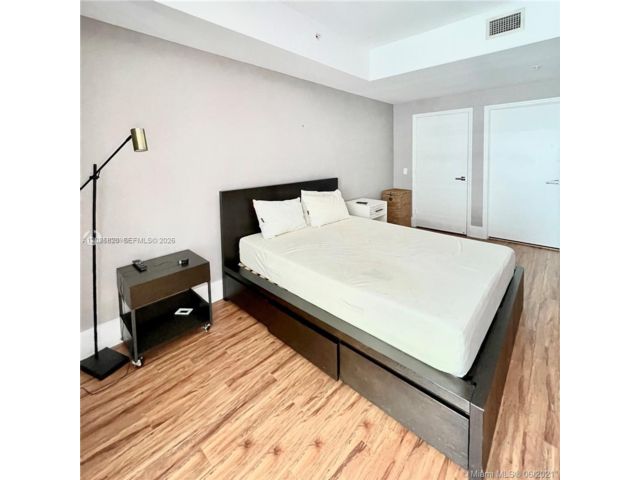 [PHOTO]