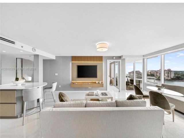  2 BR,  2.00 BTH &nbsp; style home in Carl Fisher