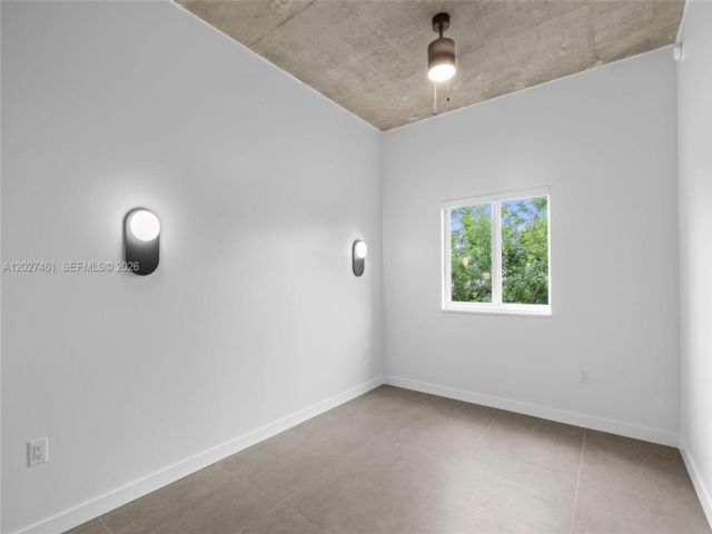 [PHOTO]