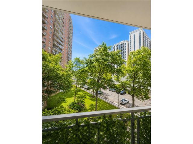  1 BR,  1.00 BTH &nbsp;Co-op style home in Brighton Beach